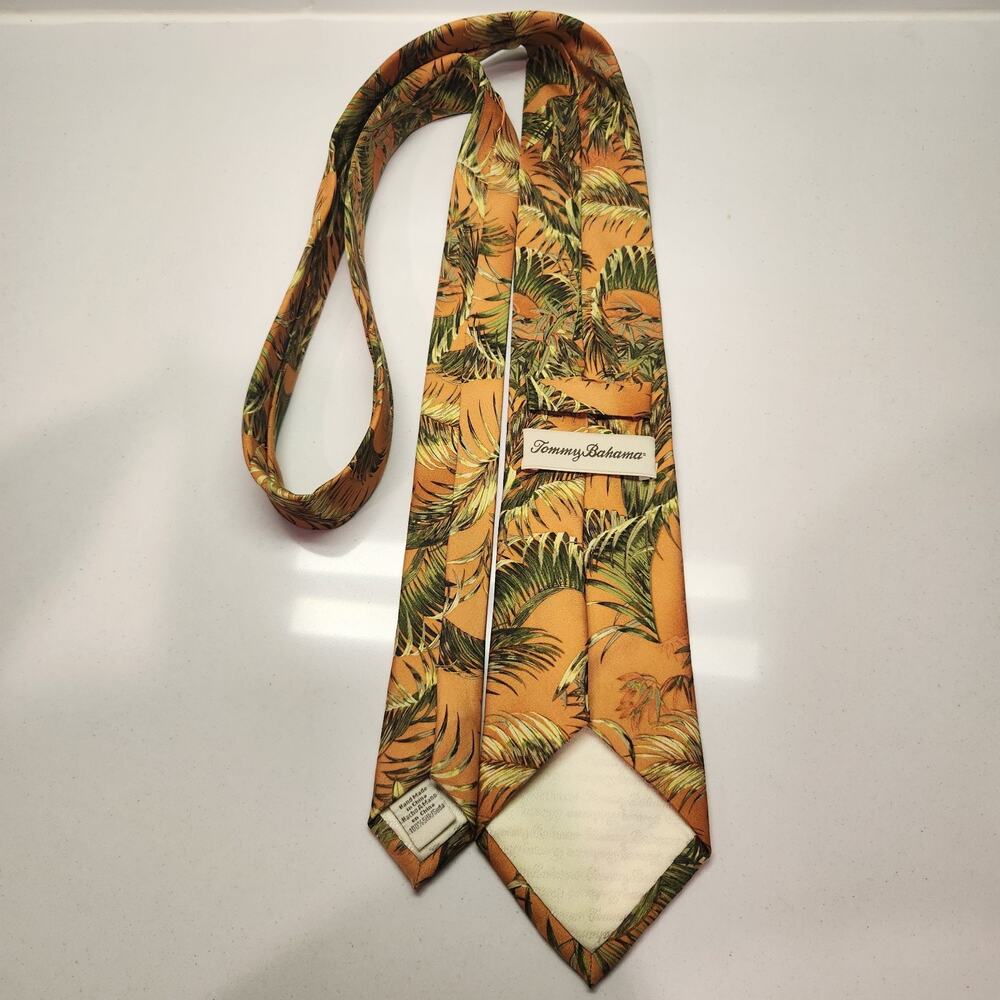 Tommy Bahama 100% Silk Neck Tie Tropical Palm Leaf Hawaiian Orange Green Mens
